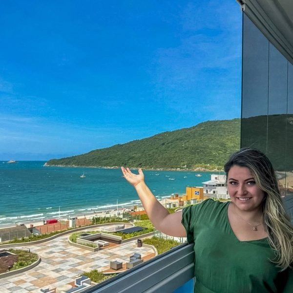 Michele dos Imóveis em atendimento personalizado a clientes