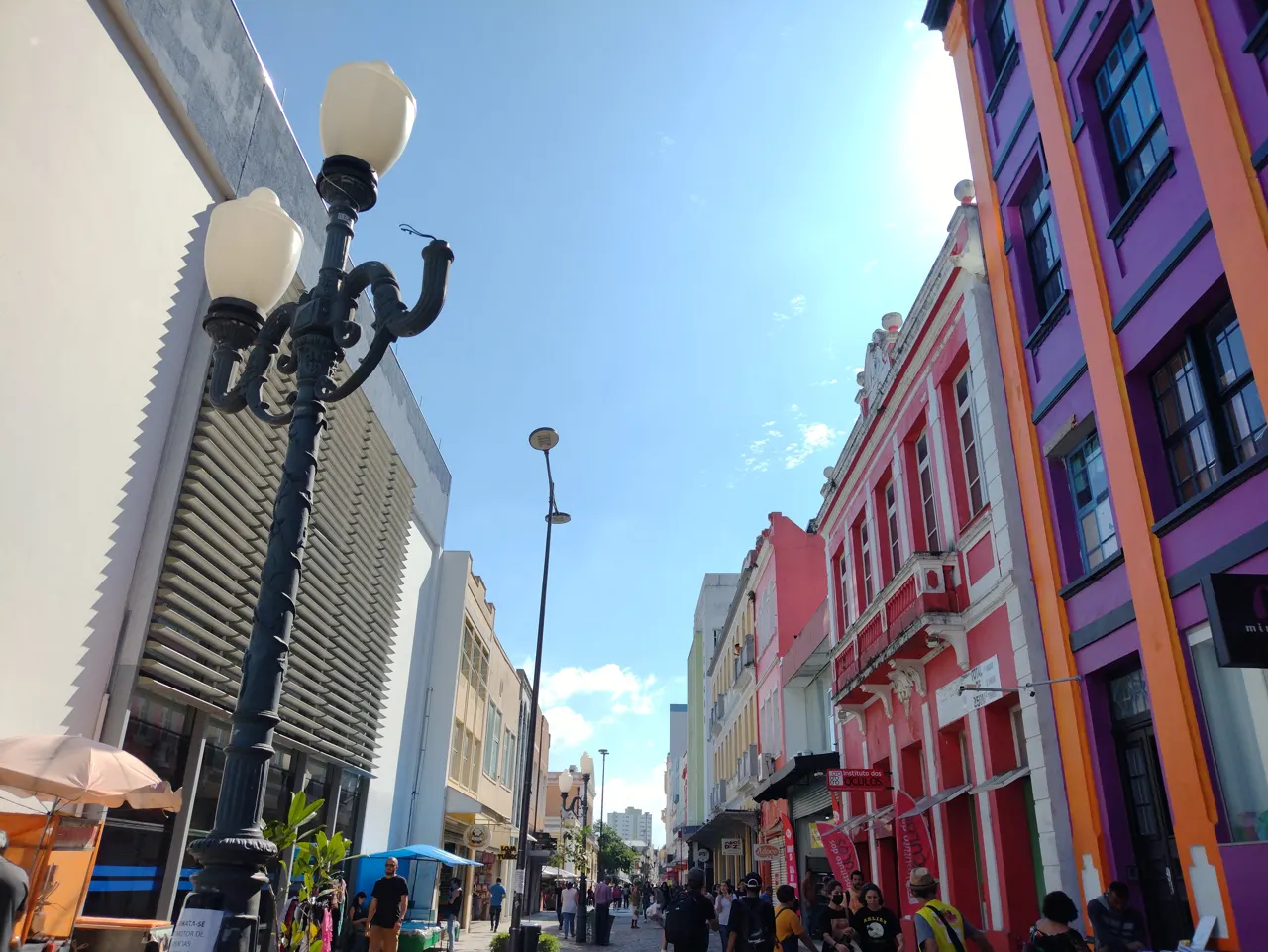 Fachadas e calçadão do Centro Histórico de Florianópolis, em abril de 2023